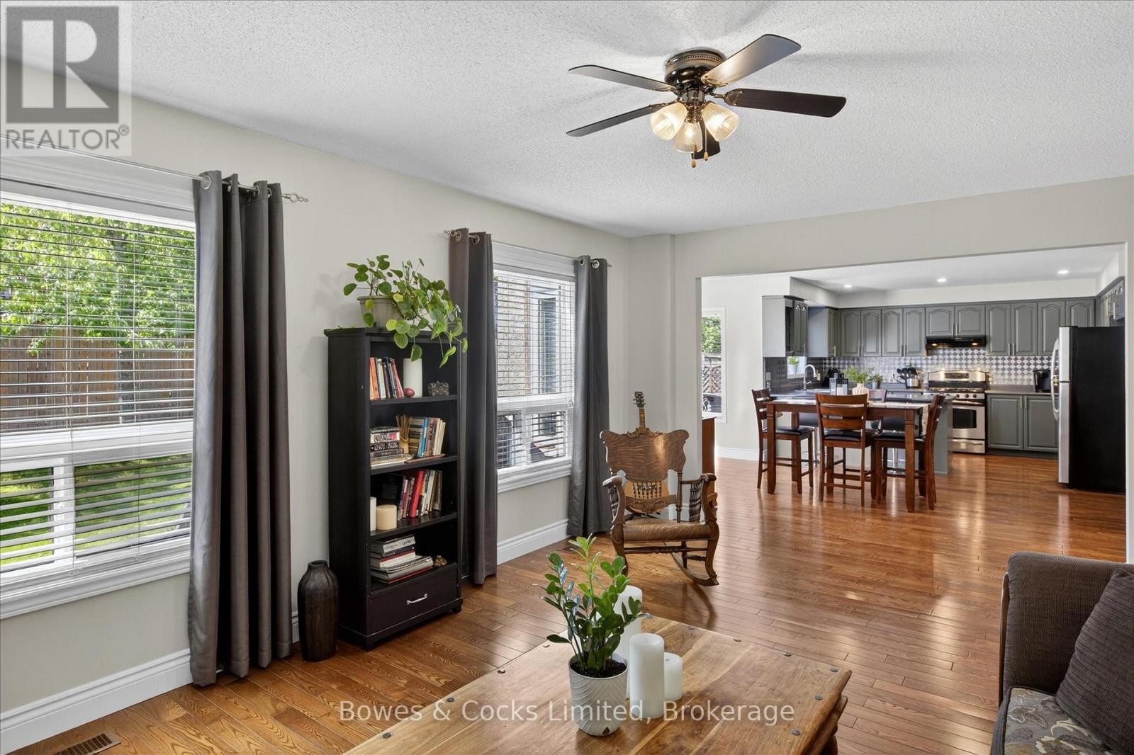 27 CARSON COURT - 23