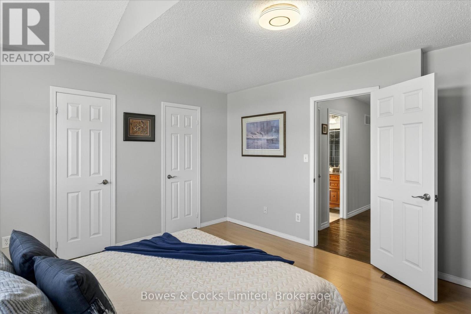 27 CARSON COURT - 33