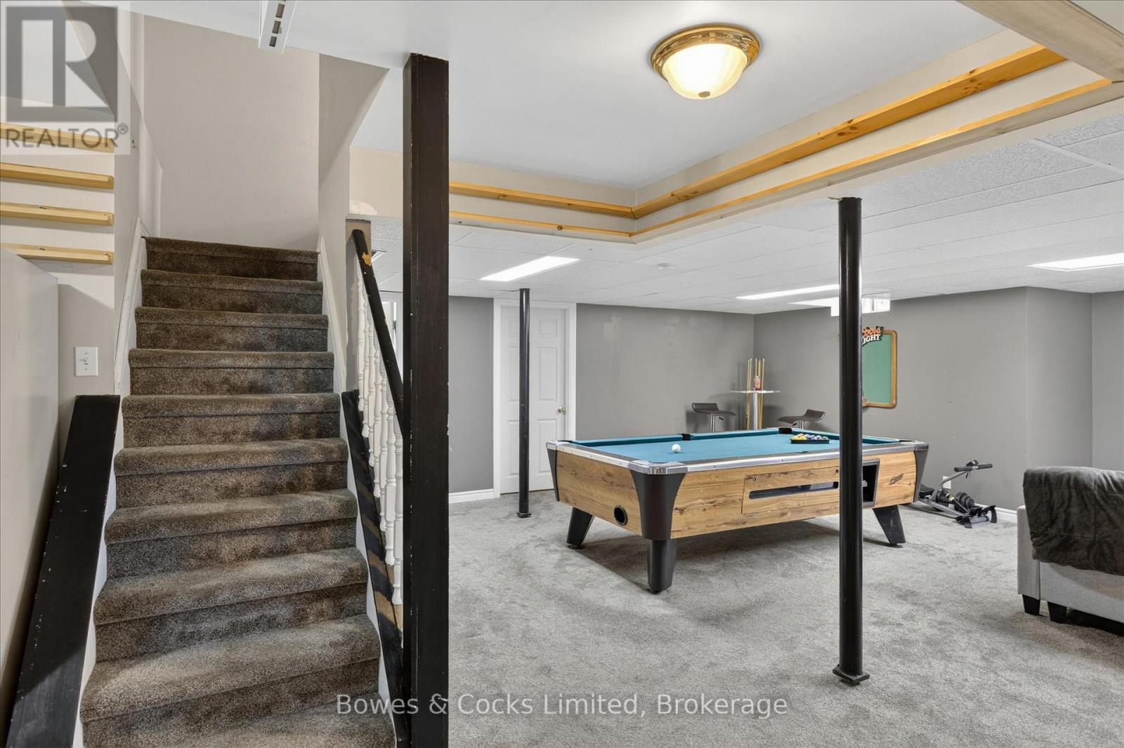 27 CARSON COURT - 35