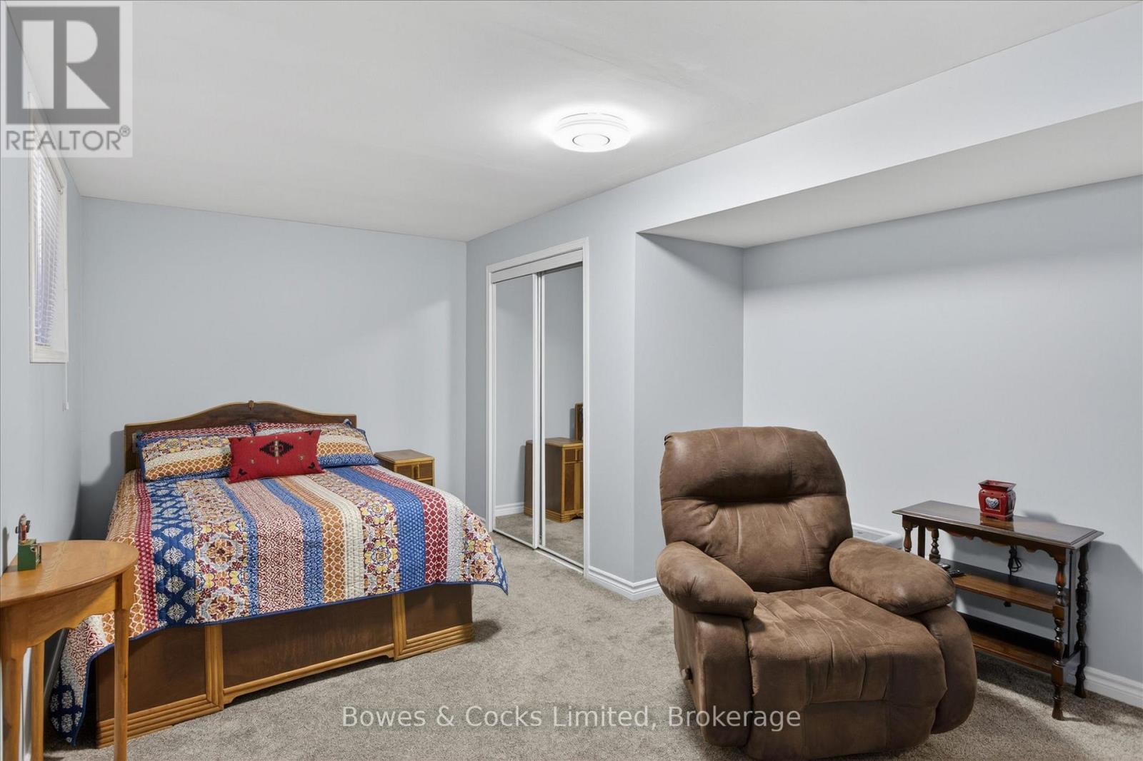 27 CARSON COURT - 38