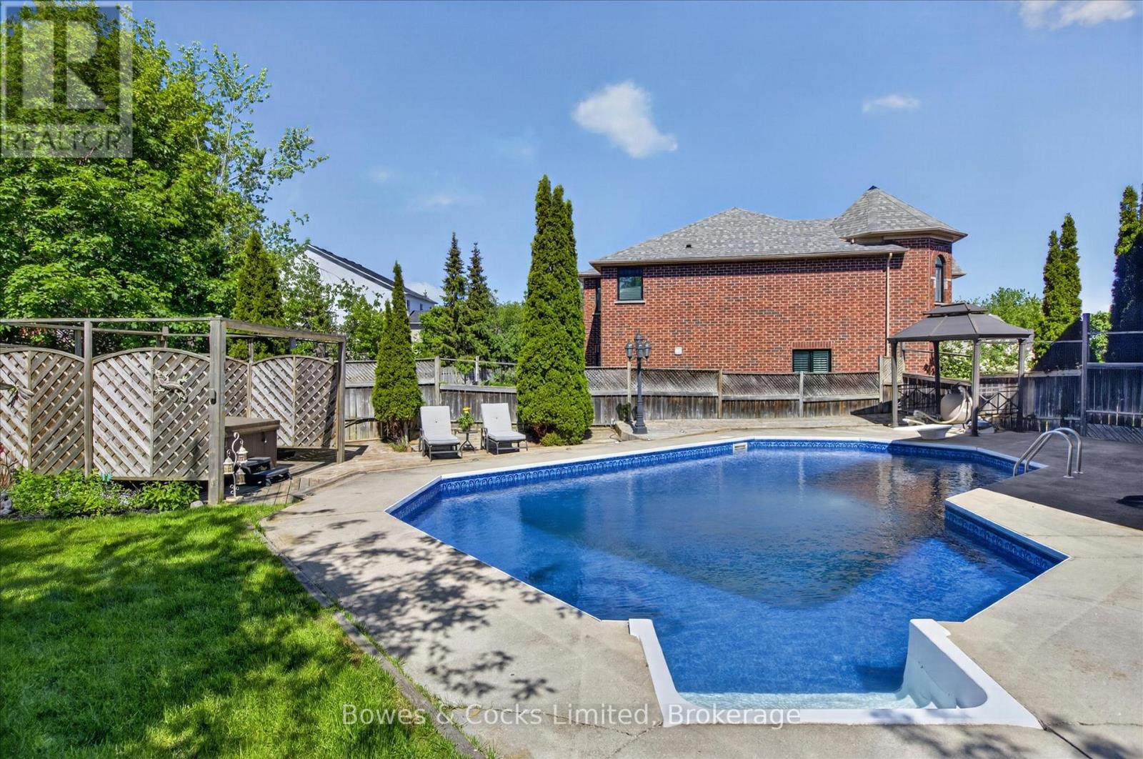 27 CARSON COURT - 41