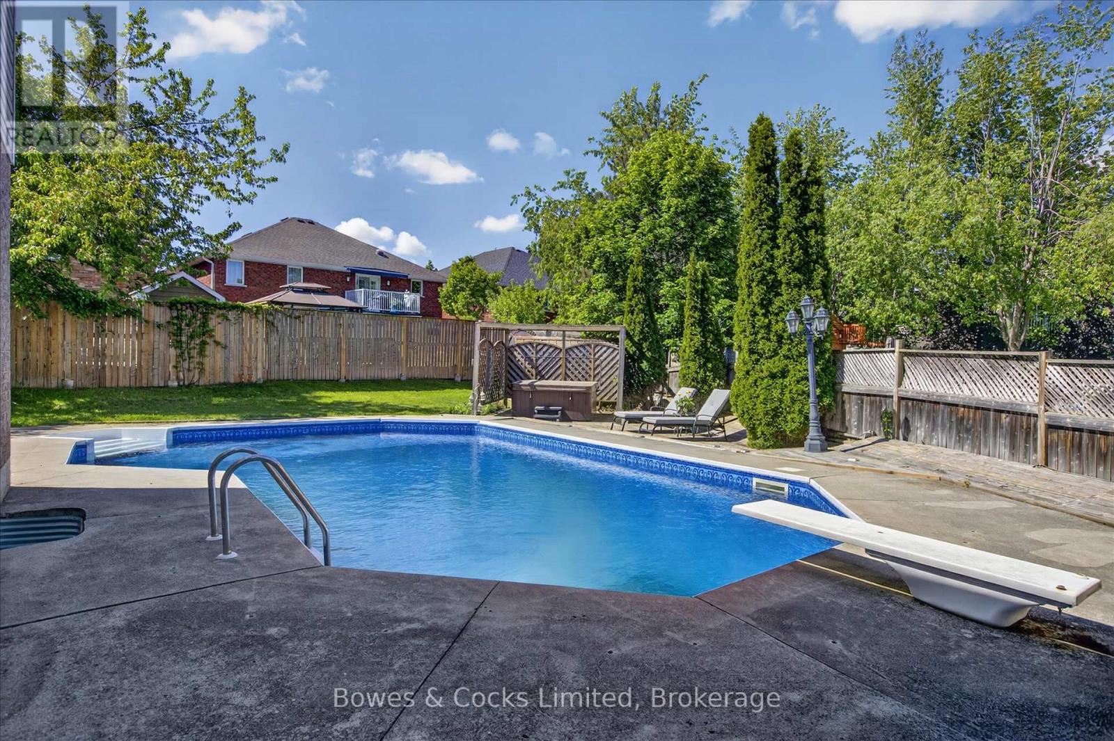 27 CARSON COURT - 43