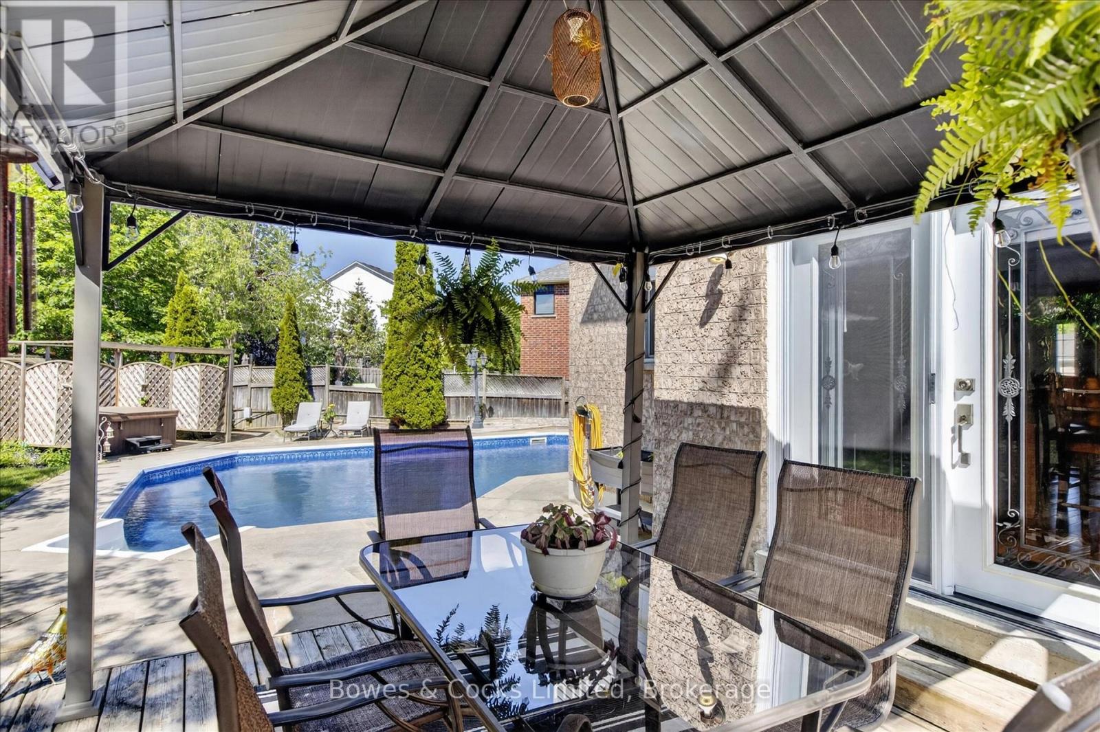 27 CARSON COURT - 46