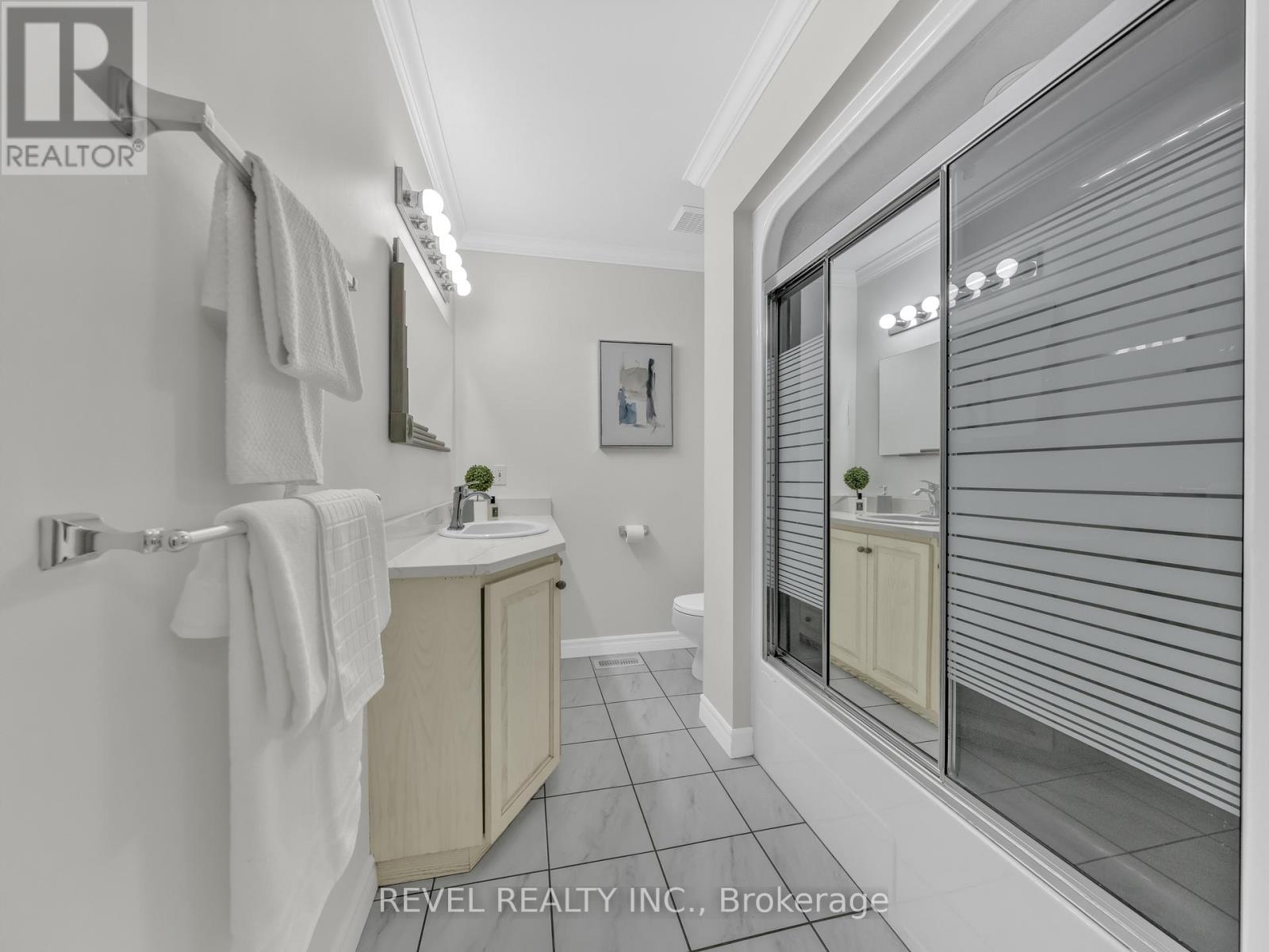 11 CRAMAR CRESCENT - 24