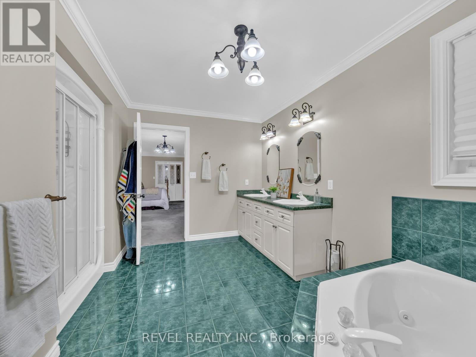 11 CRAMAR CRESCENT - 25