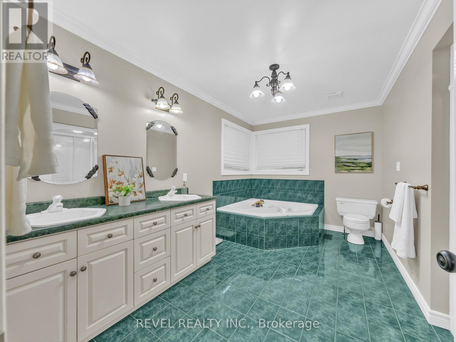 11 CRAMAR CRESCENT - 31