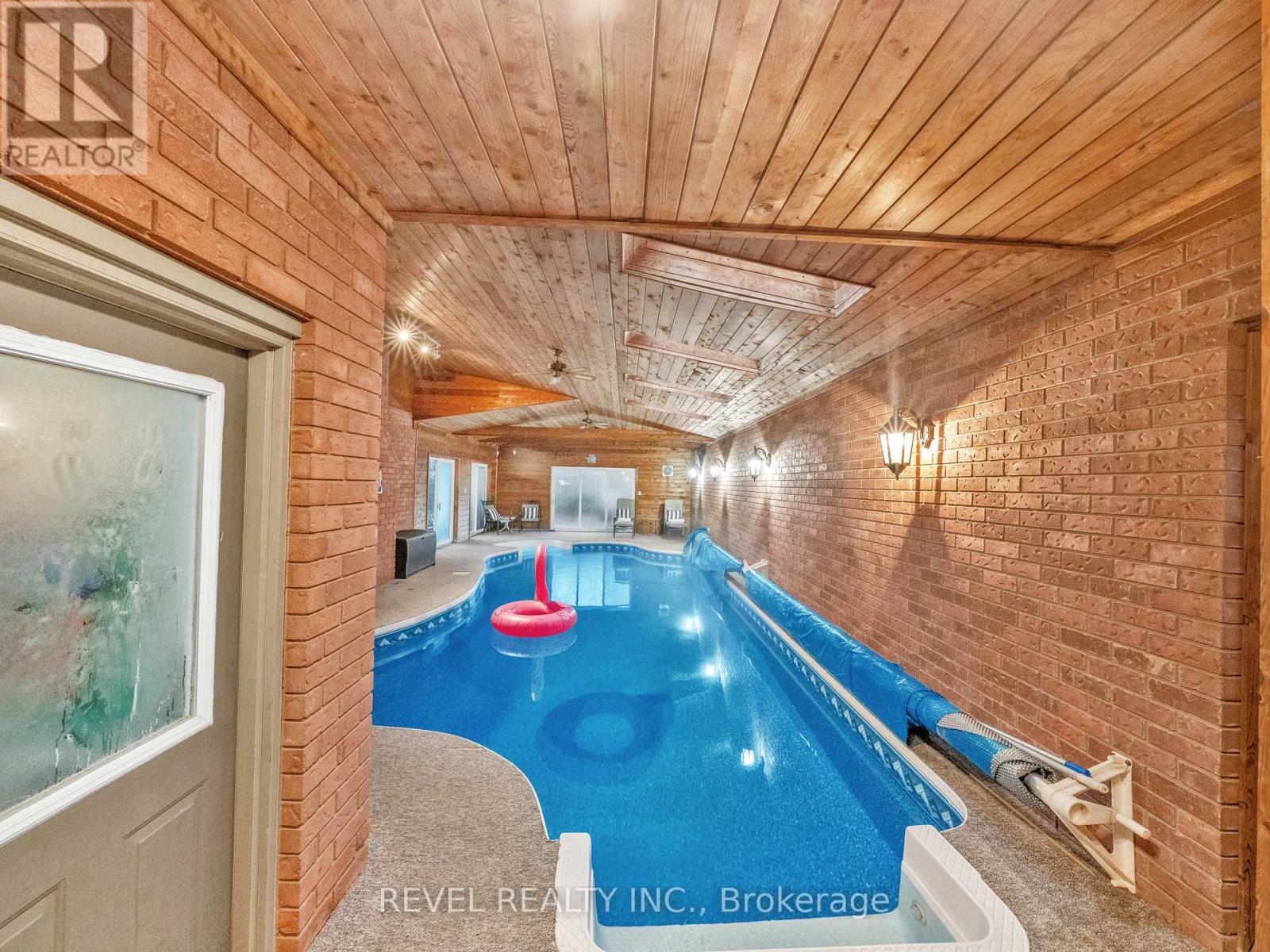 11 CRAMAR CRESCENT - 36