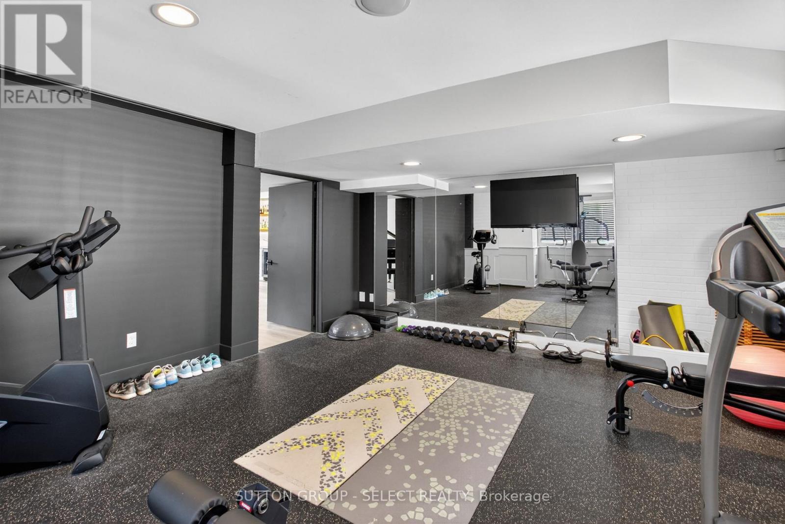 972 GUILDWOOD BOULEVARD - 38