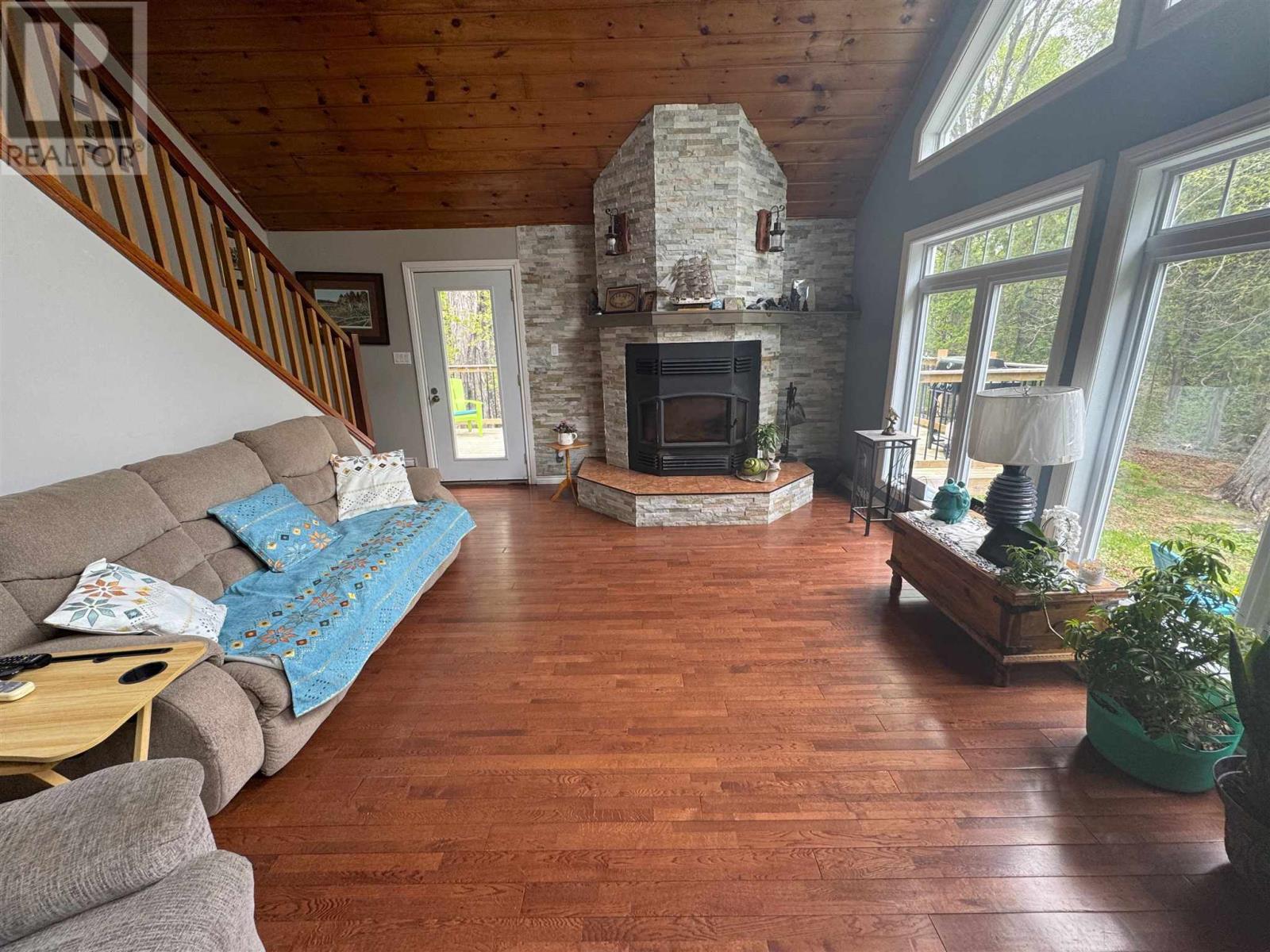 884 Dunlop Shores RD - 10