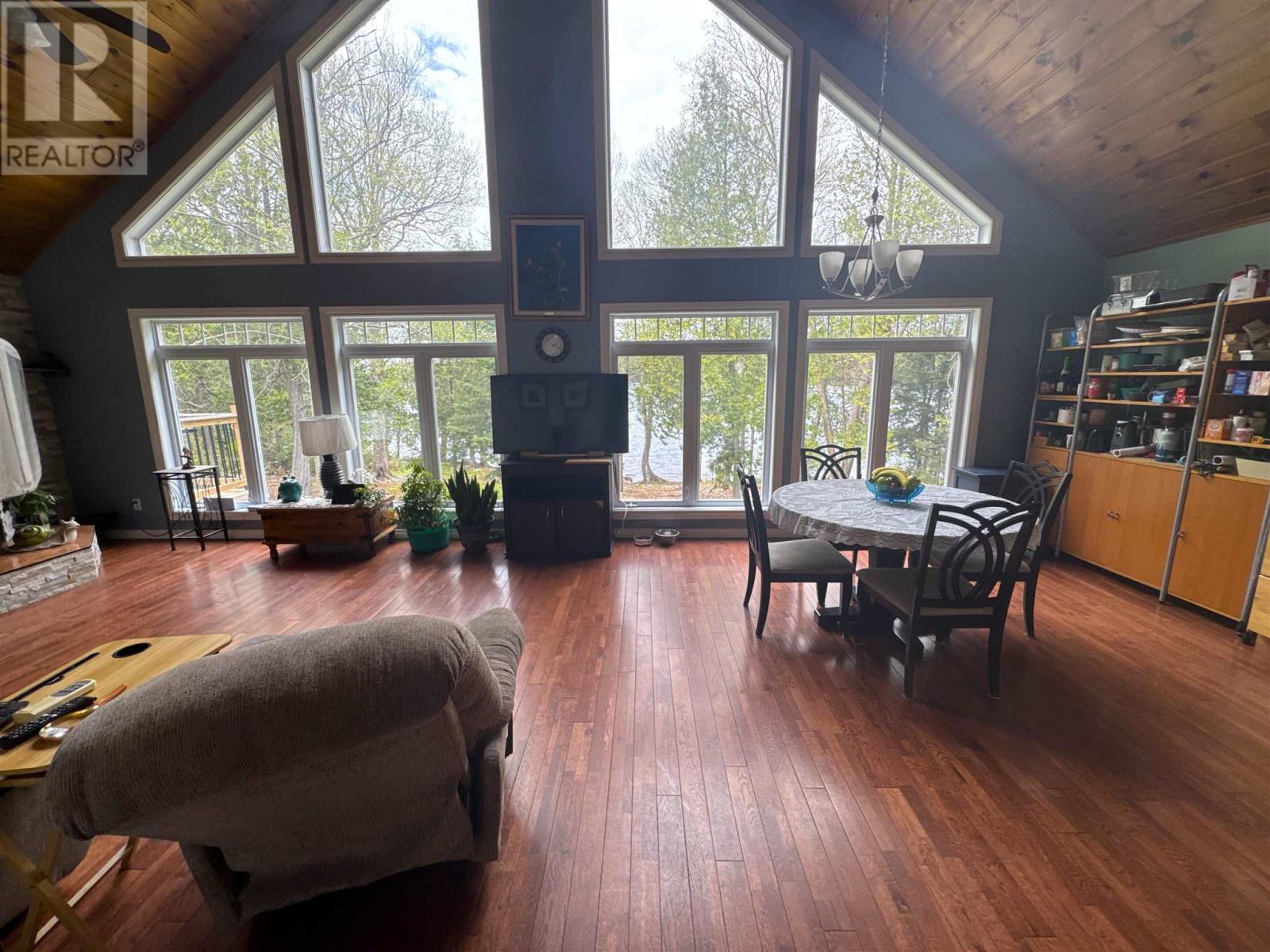 884 Dunlop Shores RD - 5