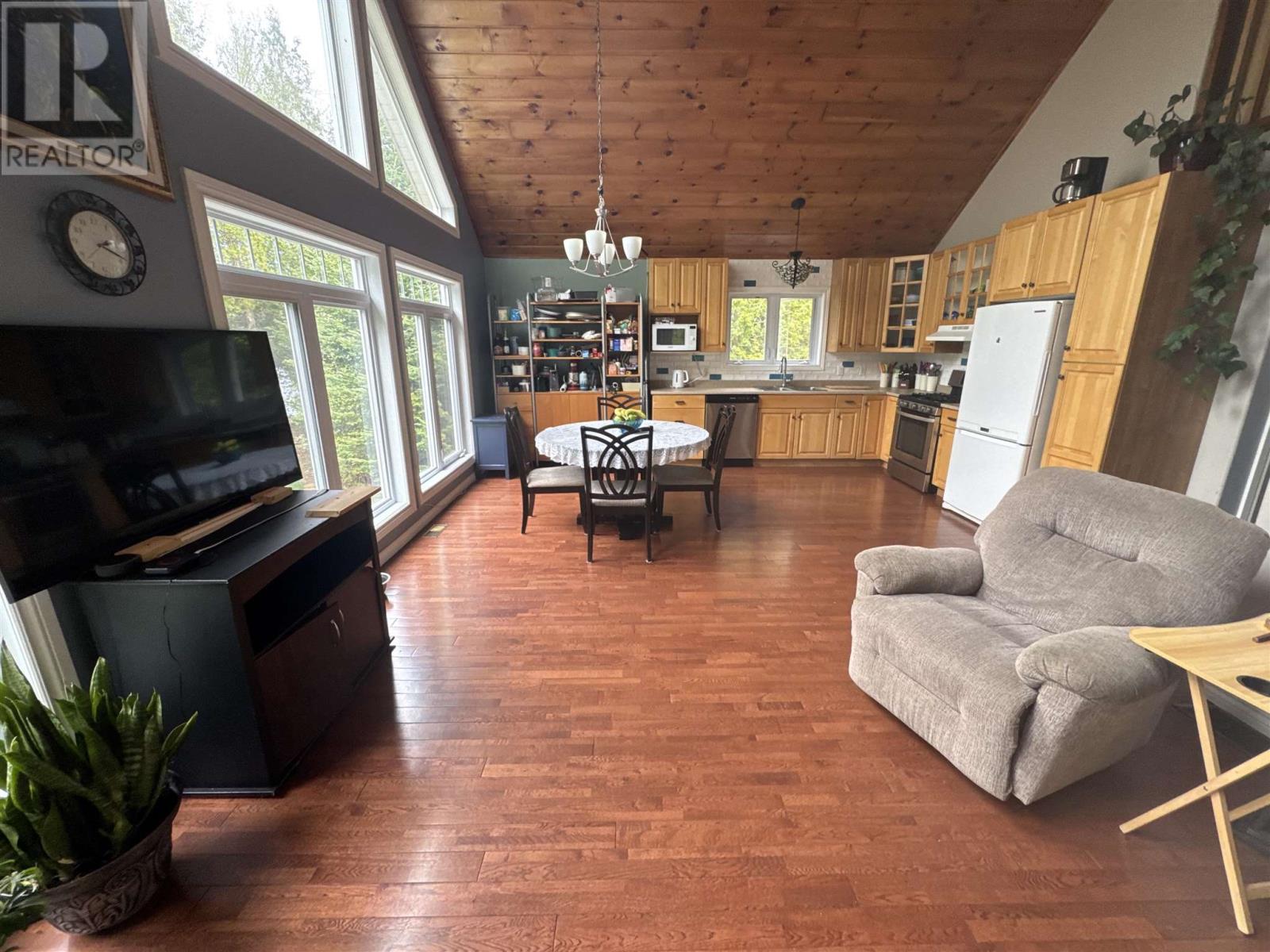 884 Dunlop Shores RD - 12
