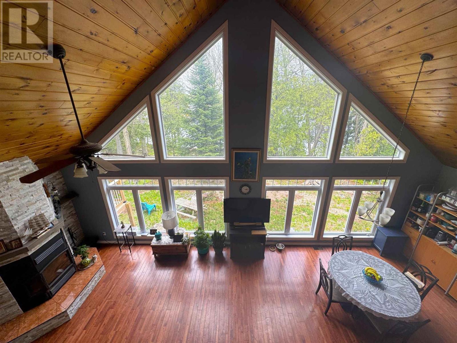 884 Dunlop Shores RD - 4