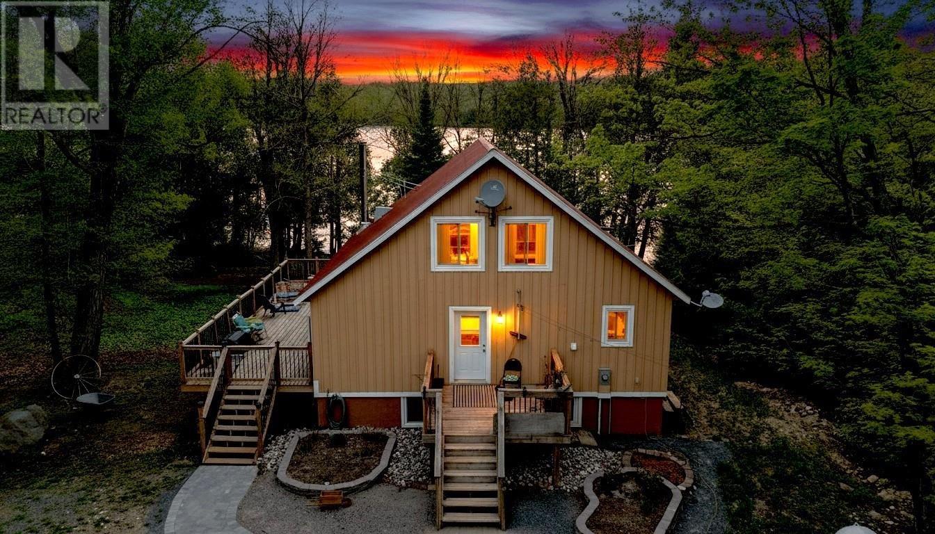 884 Dunlop Shores RD - 32