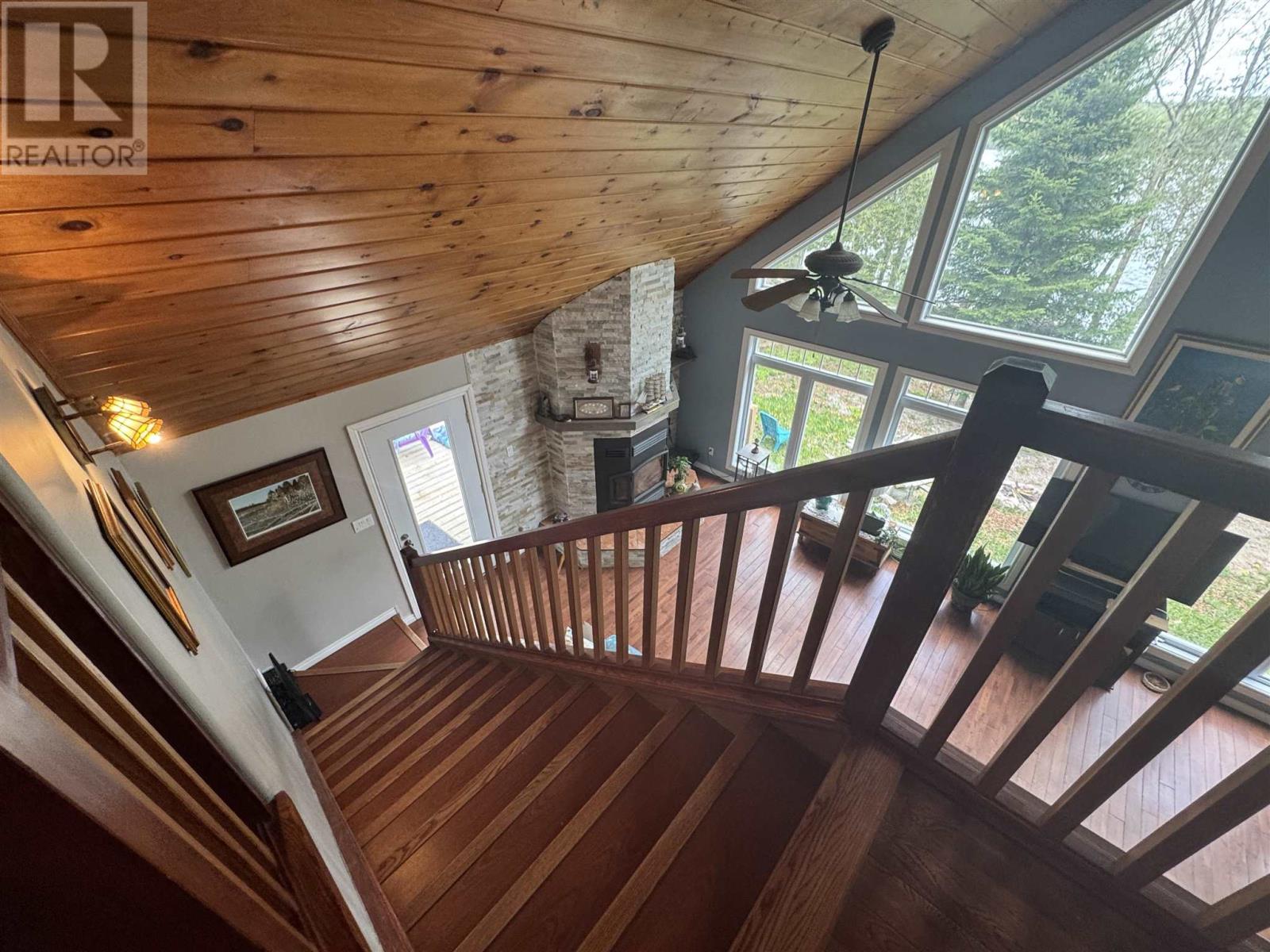 884 Dunlop Shores RD - 16