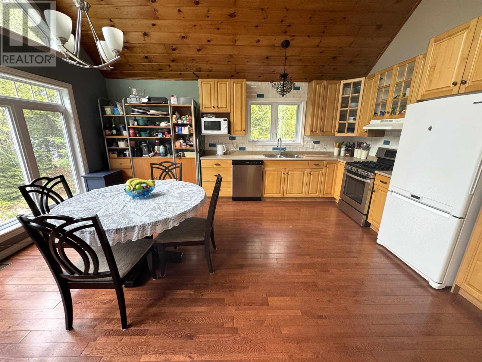 884 Dunlop Shores RD - 6