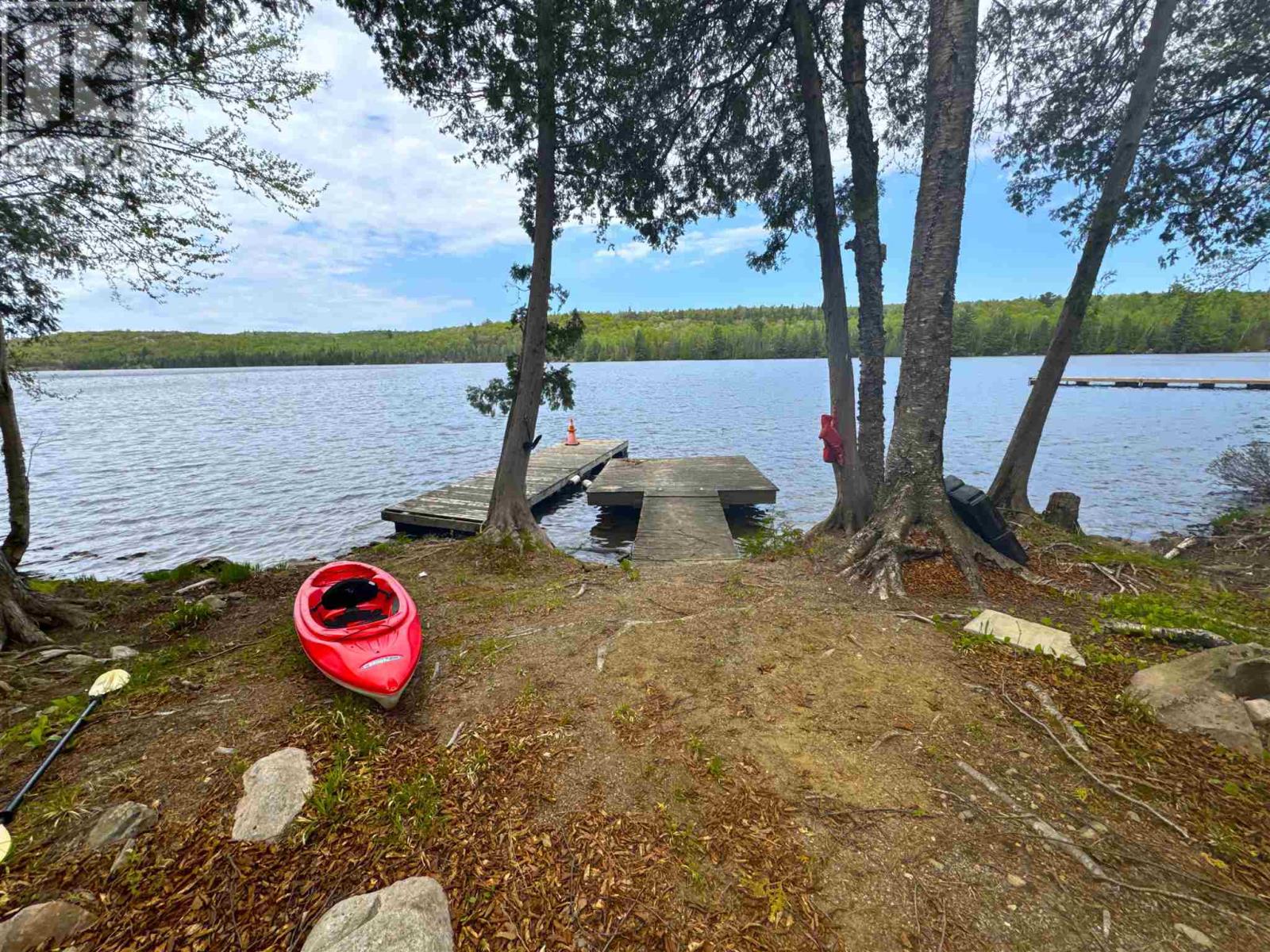 884 Dunlop Shores RD - 27