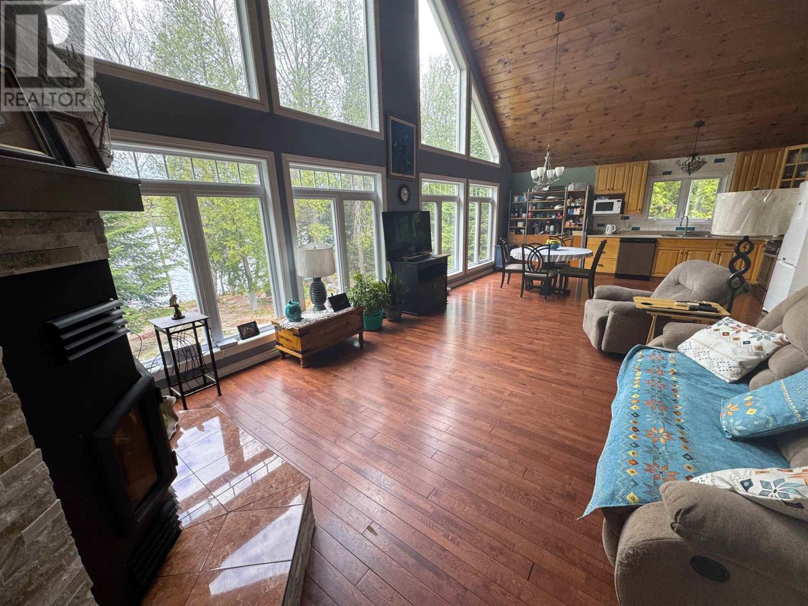 884 Dunlop Shores RD - 13