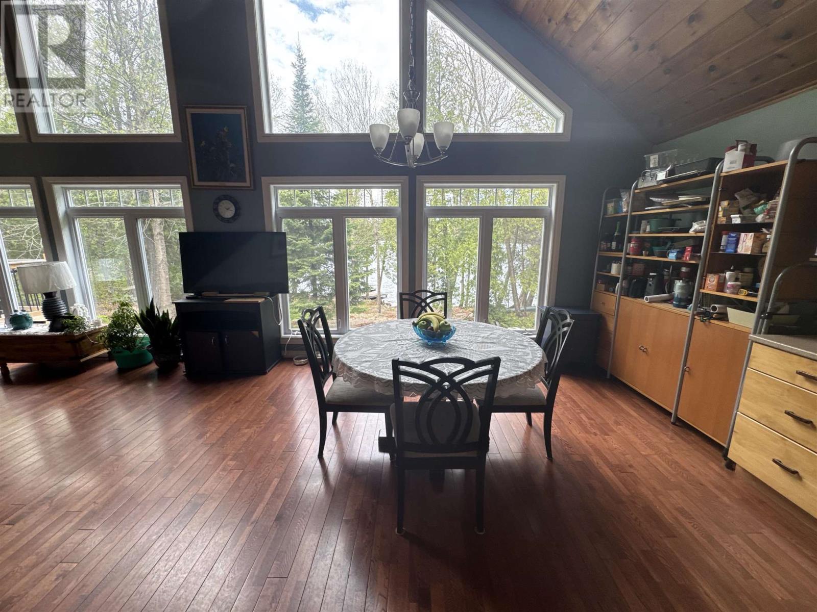 884 Dunlop Shores RD - 8