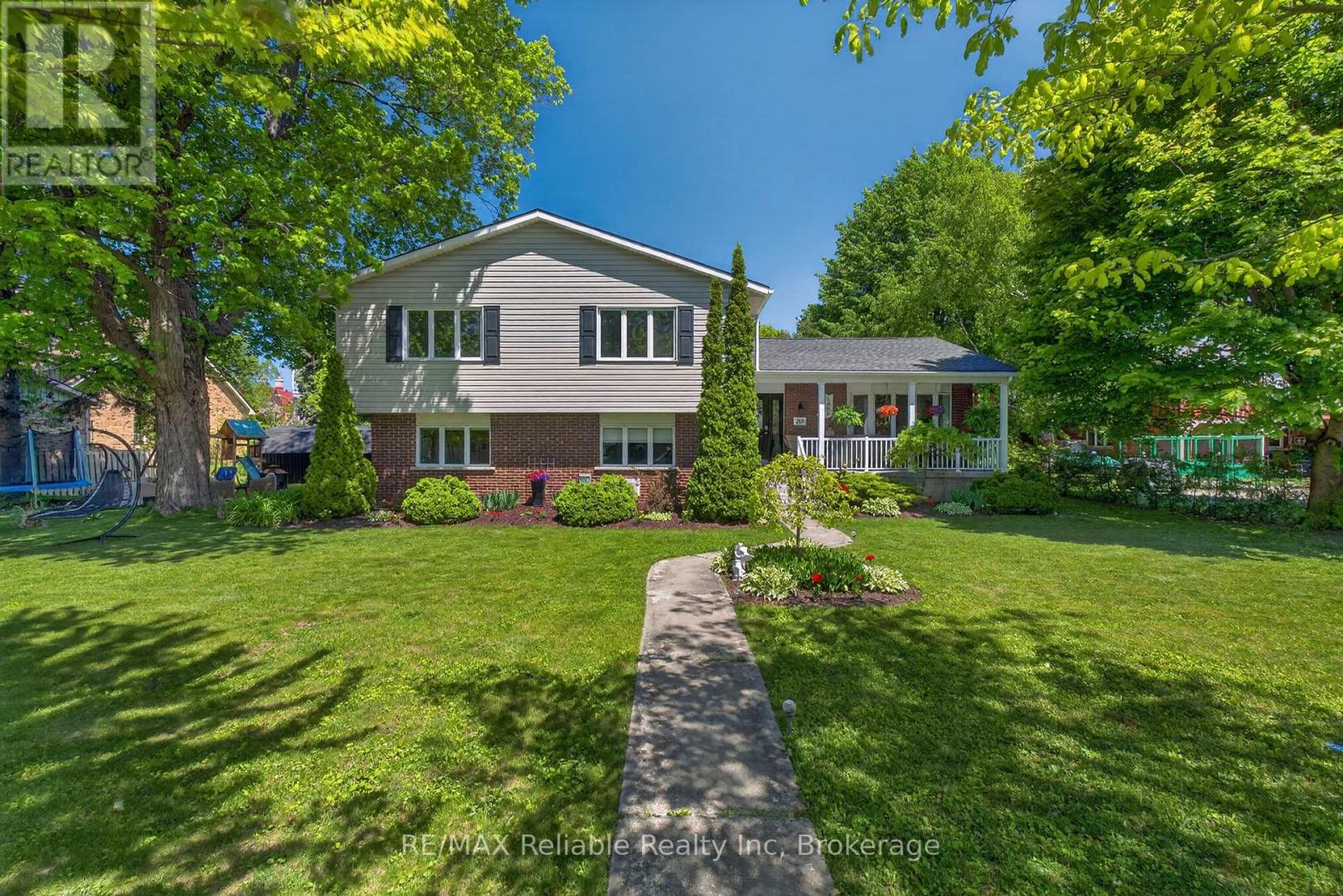 248 BRITANNIA ROAD W - 1