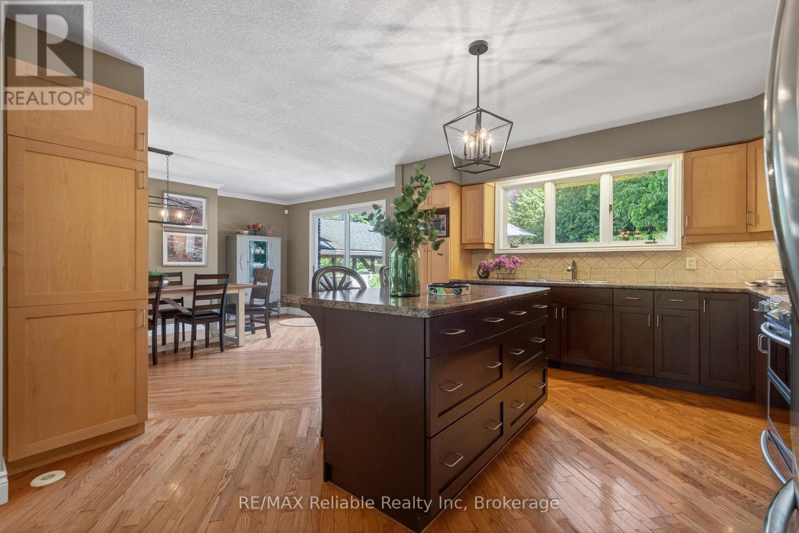 248 BRITANNIA ROAD W - 10