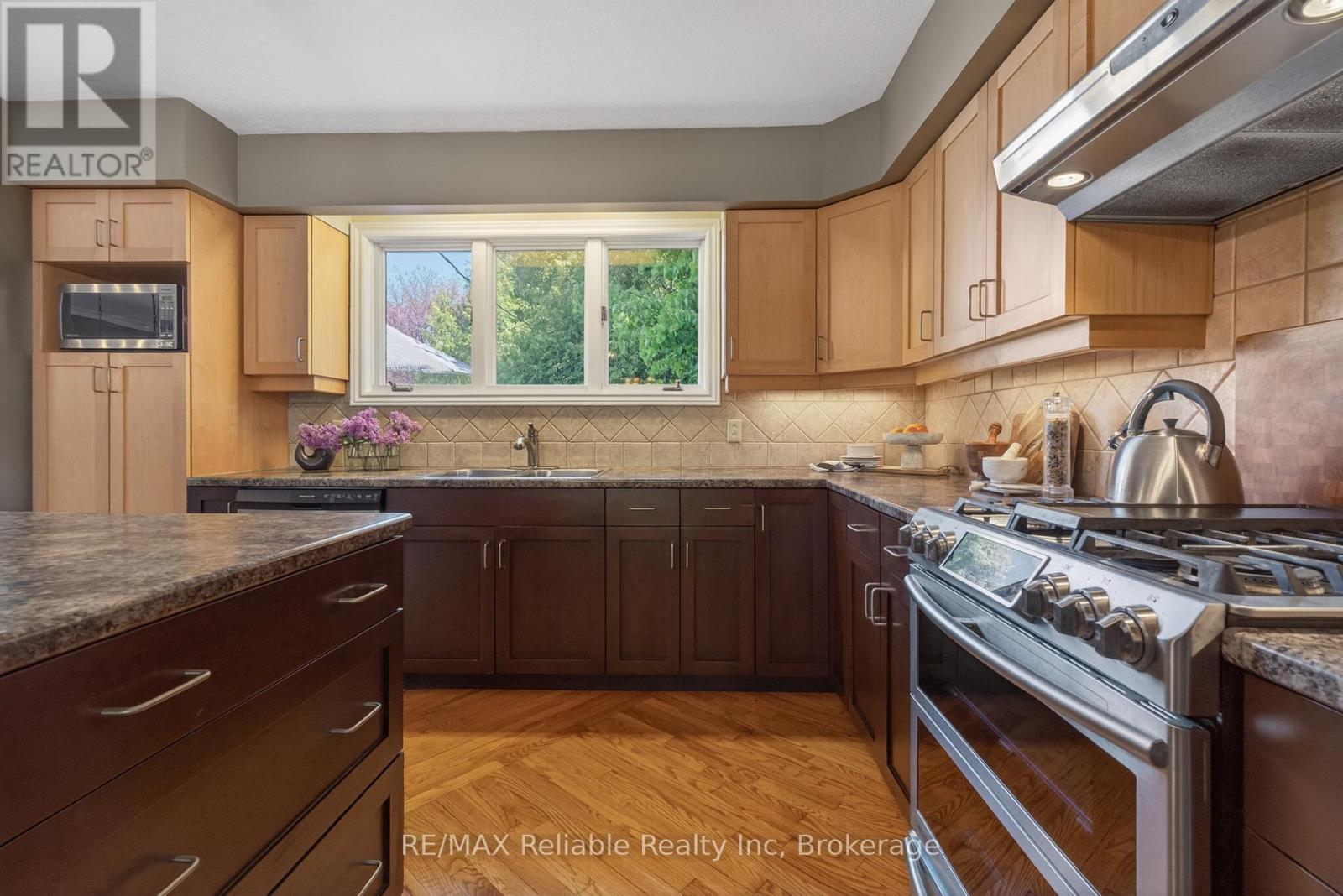 248 BRITANNIA ROAD W - 11