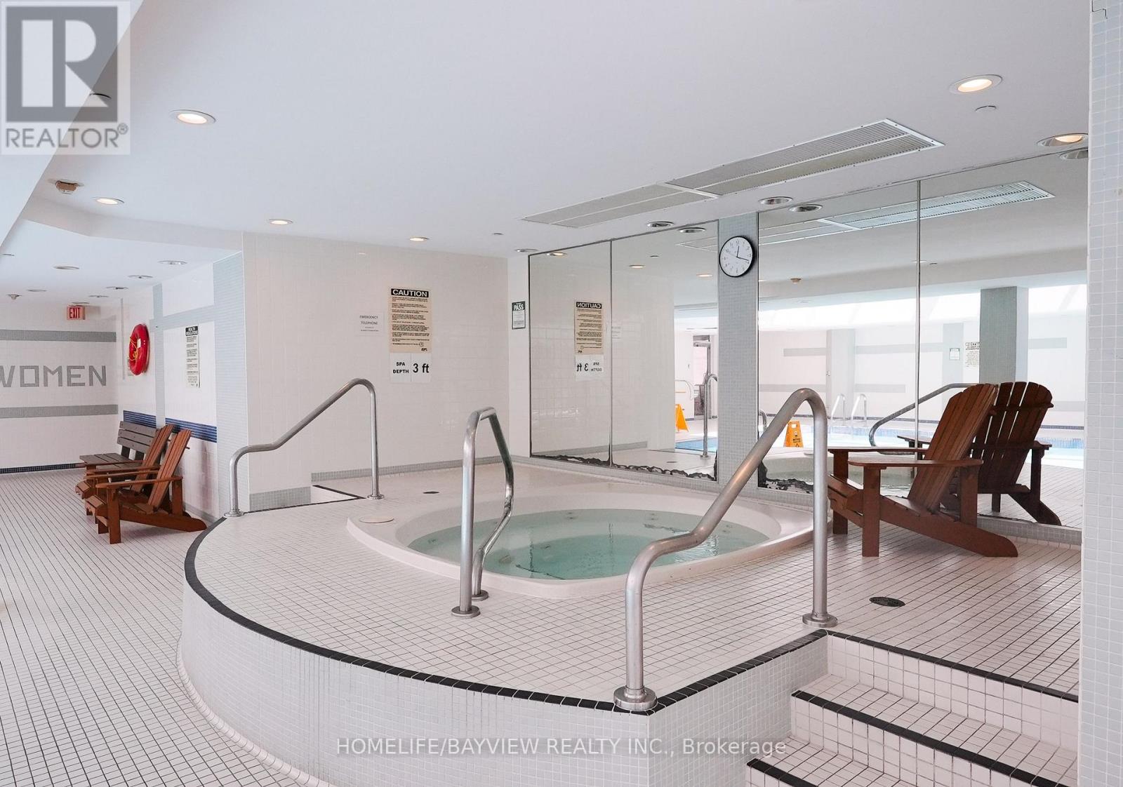 #915 18 YONGE STREET - 11