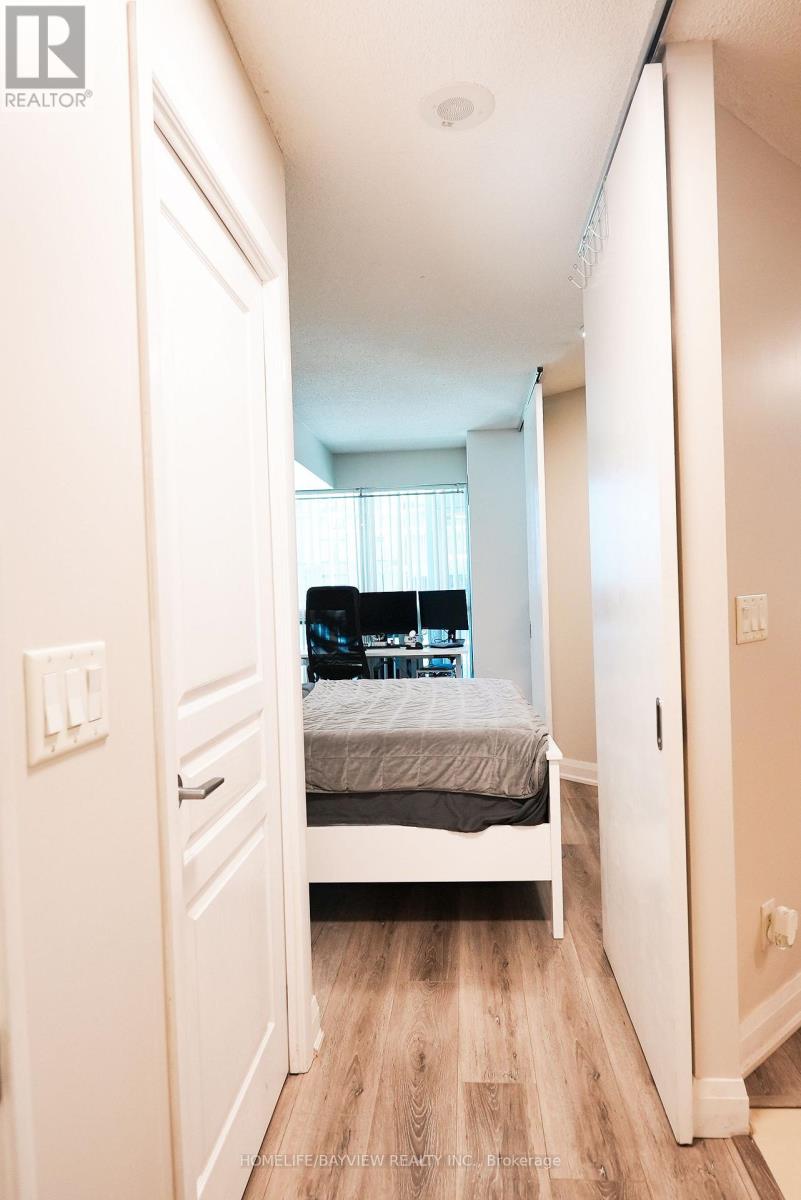 #915 18 YONGE STREET - 27