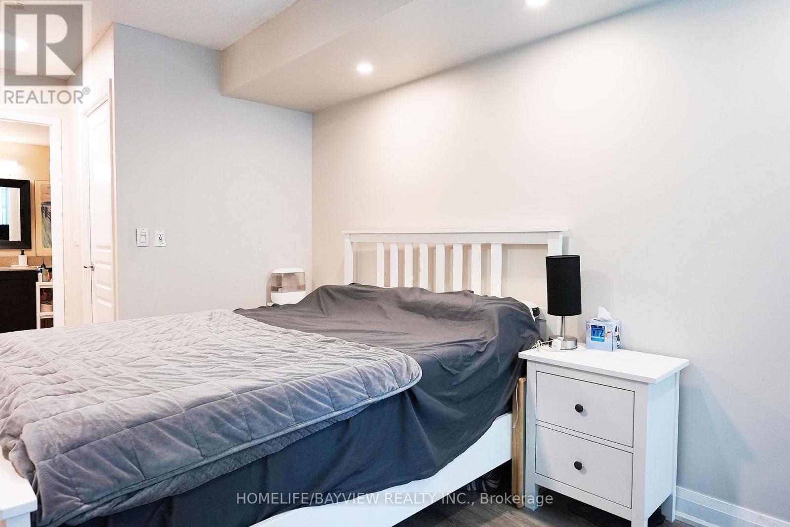 #915 18 YONGE STREET - 24