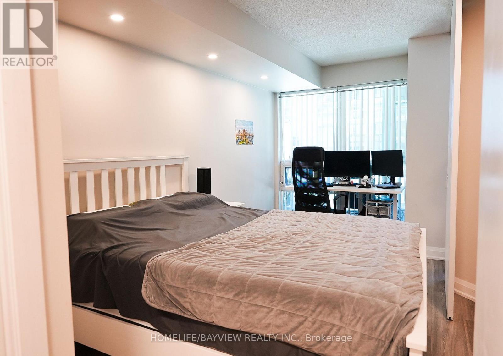 #915 18 YONGE STREET - 29