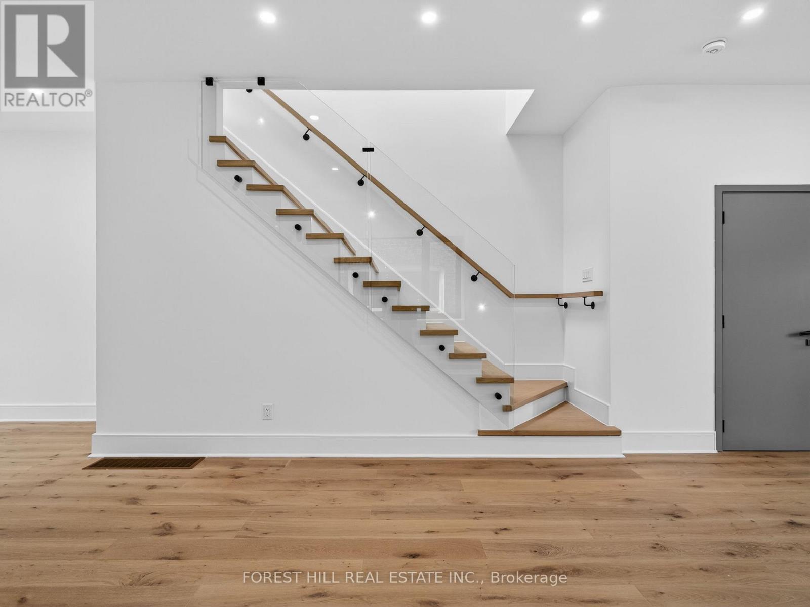 249 LAUDER AVENUE - 12