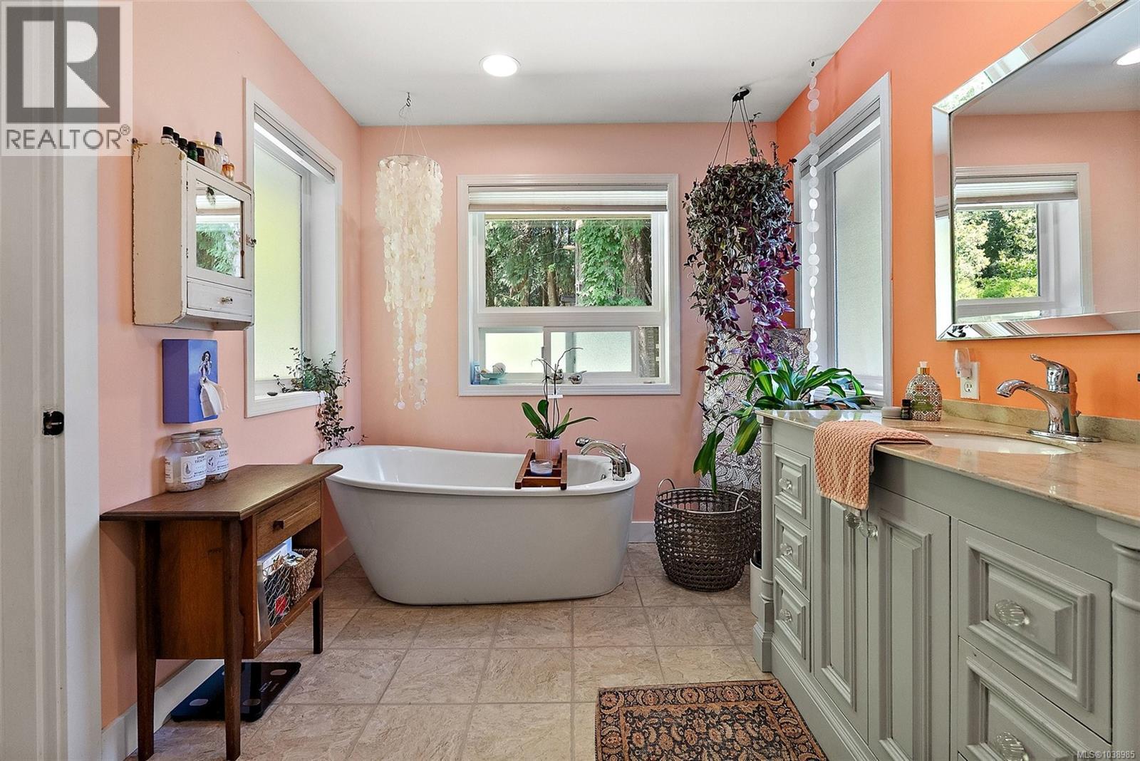 2375 Damascus Rd, Shawnigan Lake