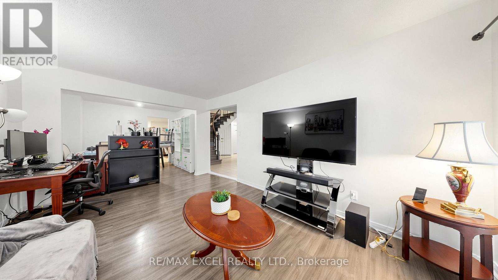 28 HALFWAY AVENUE - 11