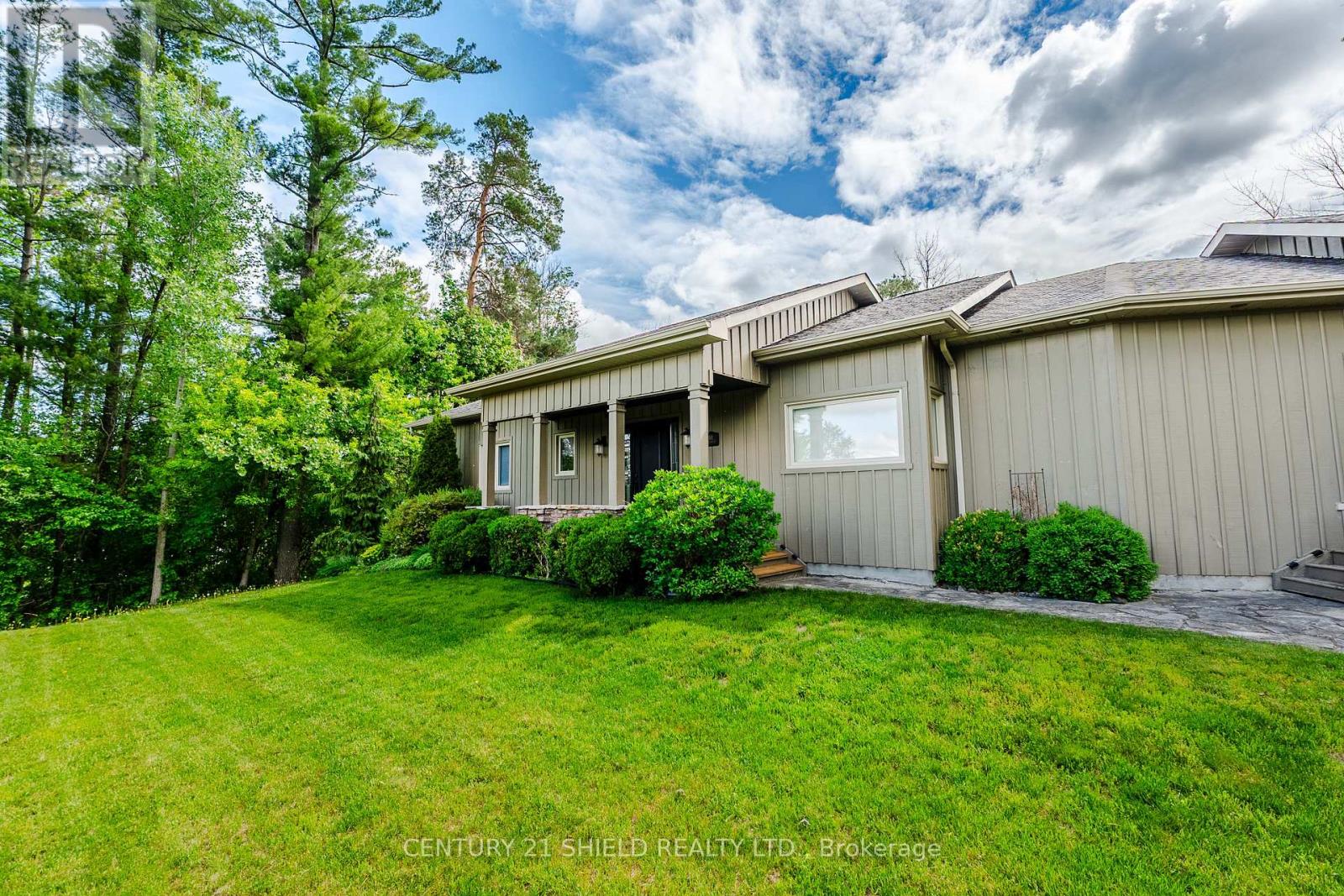 1 FOREST HILL ROAD - 16