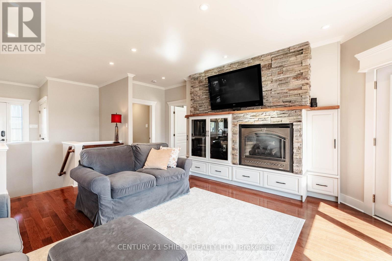 1 FOREST HILL ROAD