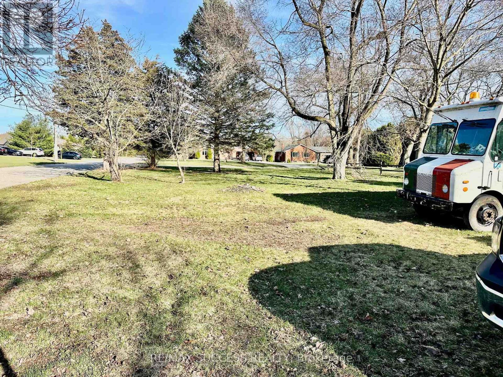 738 MOUNT PLEASANT ROAD - 19