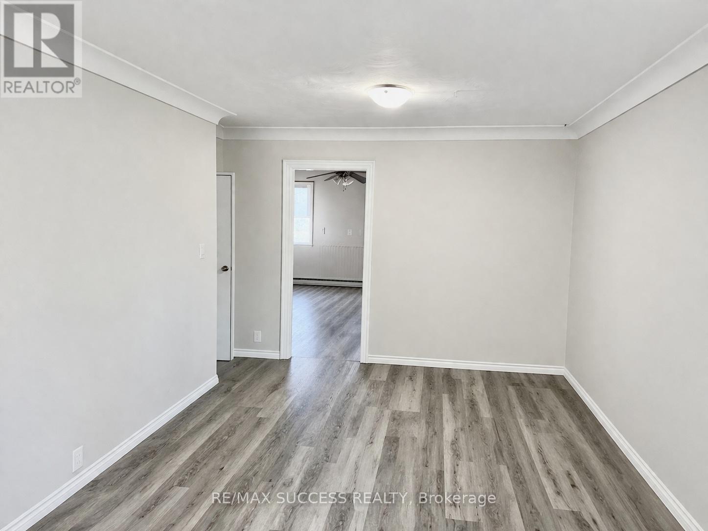 738 MOUNT PLEASANT ROAD - 5
