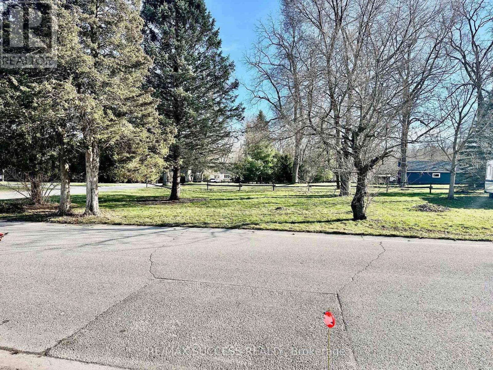 738 MOUNT PLEASANT ROAD - 24