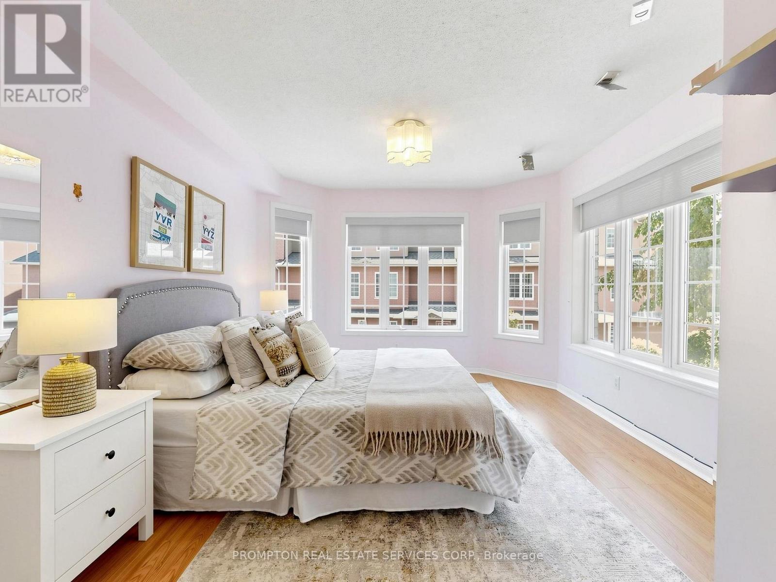 #21 5 ST.MORITZ WAY - 13
