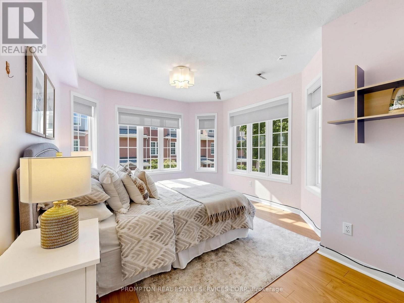 #21 5 ST.MORITZ WAY - 16