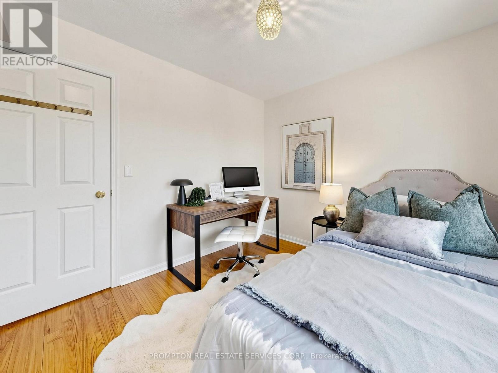 #21 5 ST.MORITZ WAY - 18
