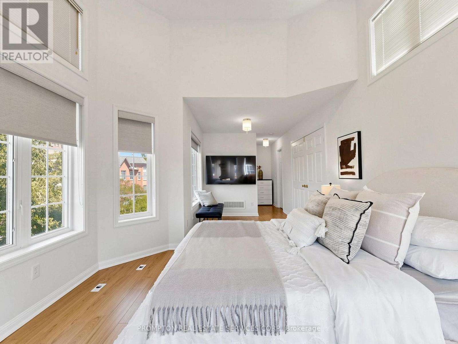 #21 5 ST.MORITZ WAY - 29