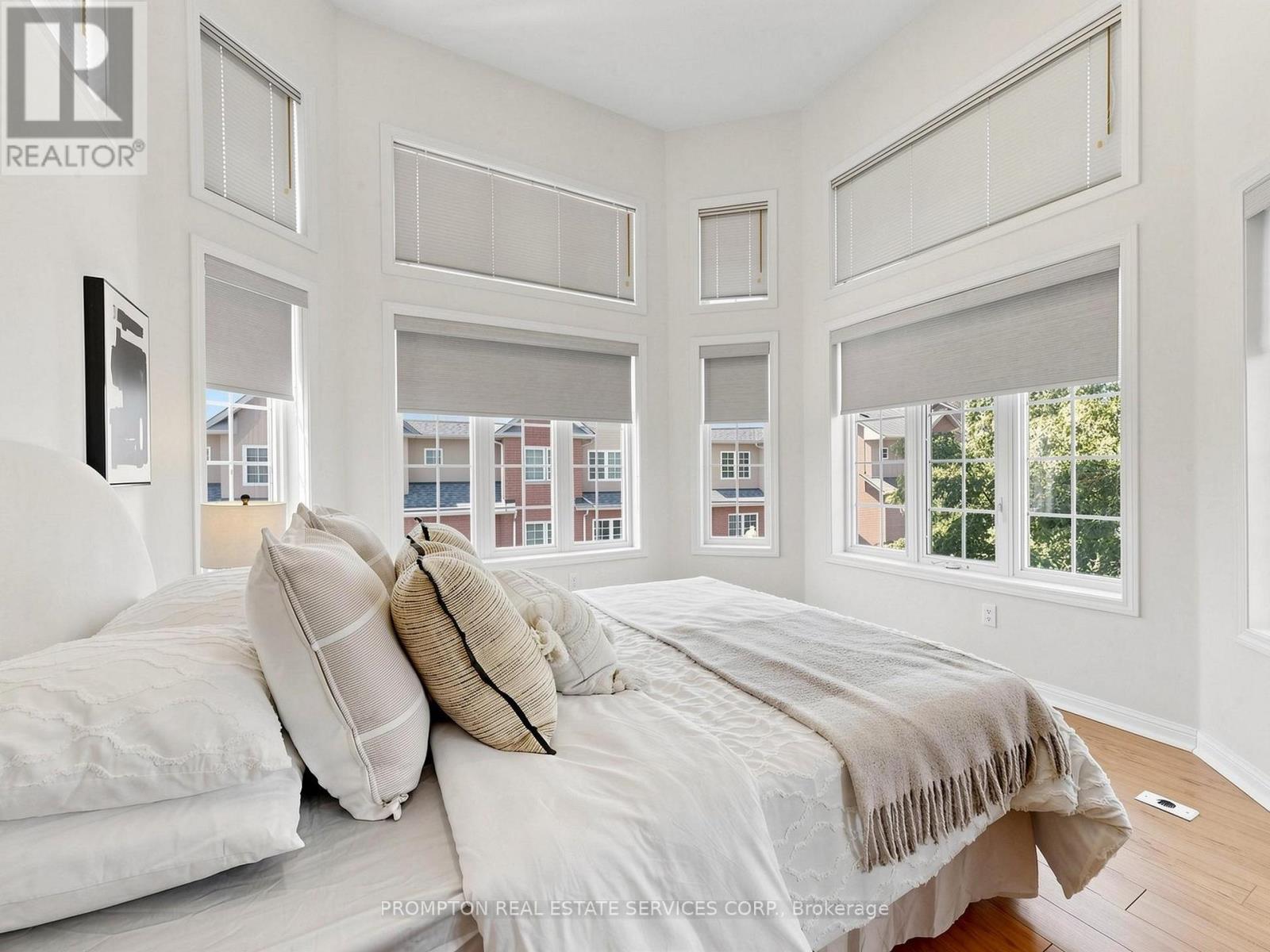 #21 5 ST.MORITZ WAY - 30