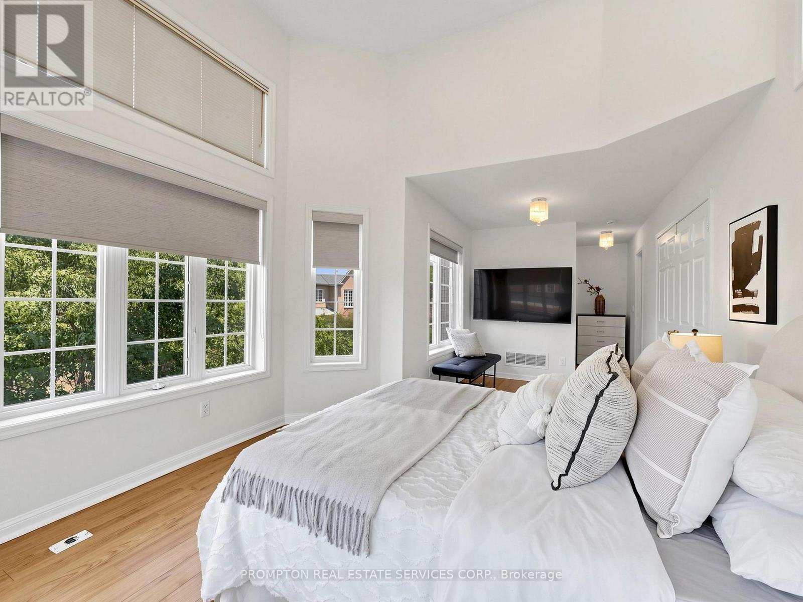 #21 5 ST.MORITZ WAY - 31