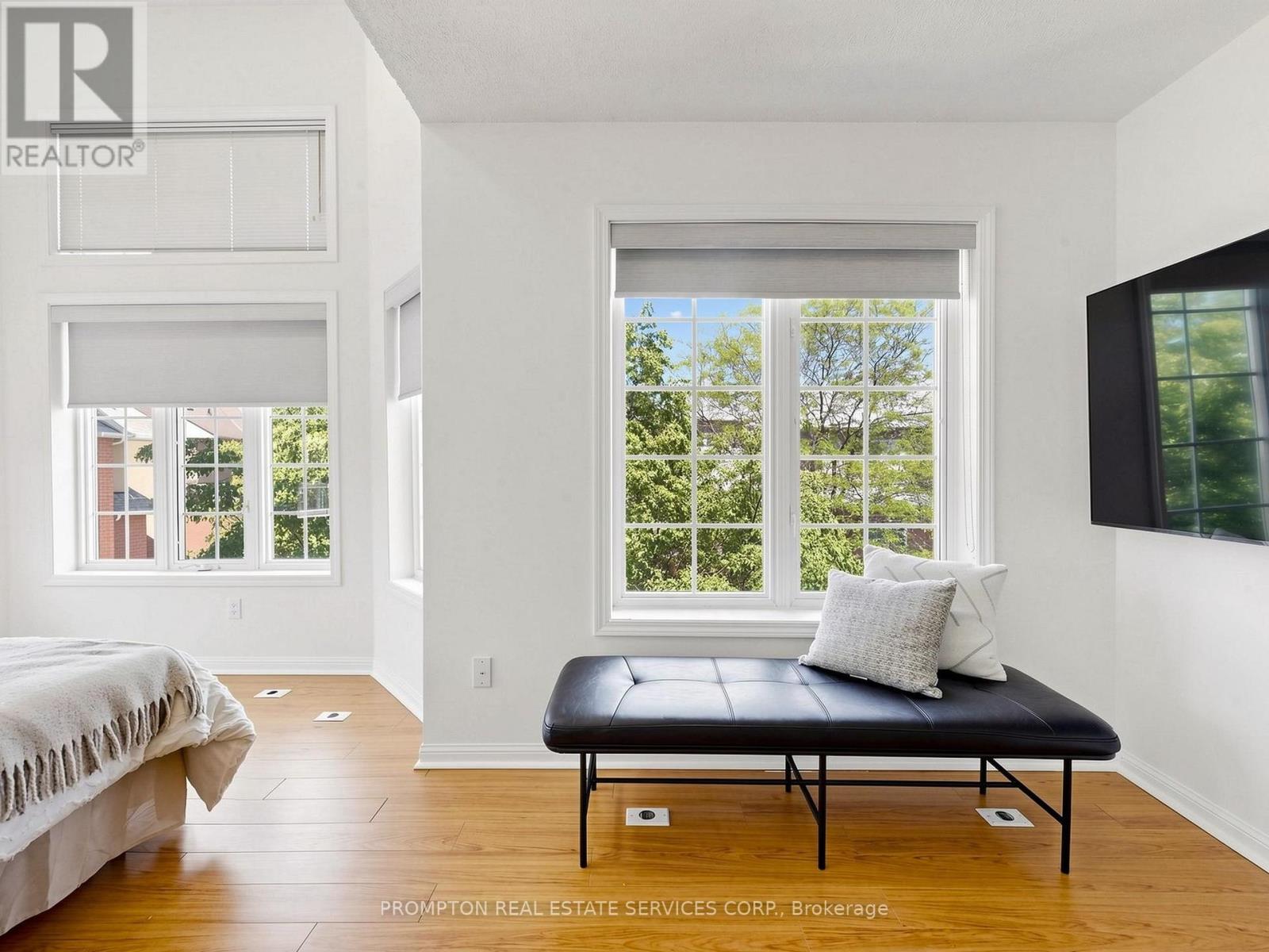 #21 5 ST.MORITZ WAY - 32