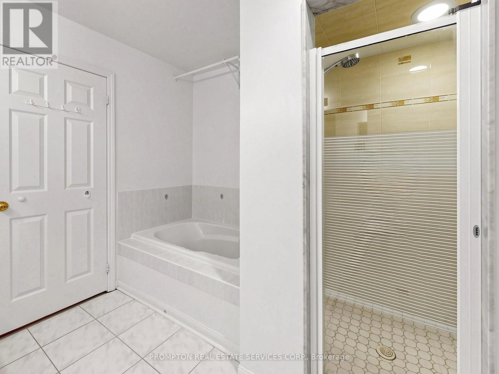 #21 5 ST.MORITZ WAY - 36