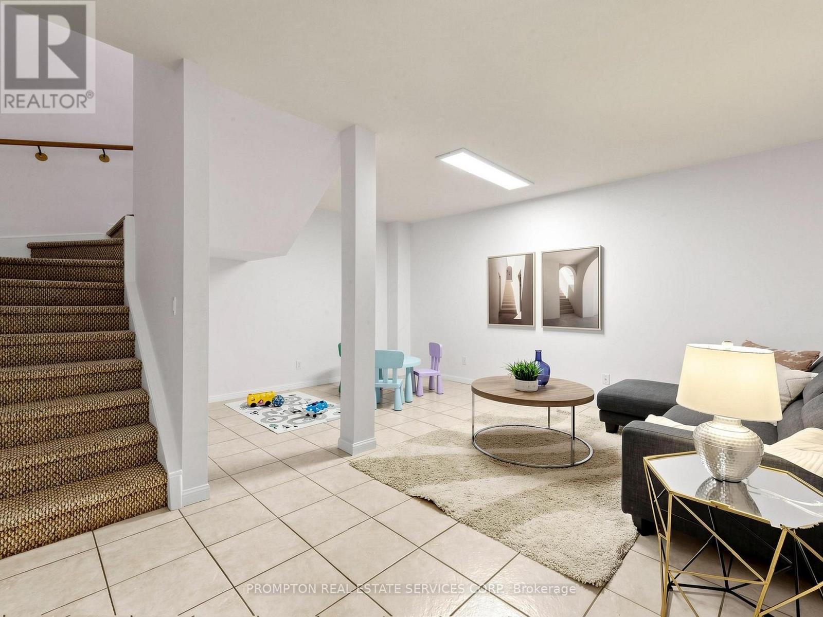 #21 5 ST.MORITZ WAY - 37