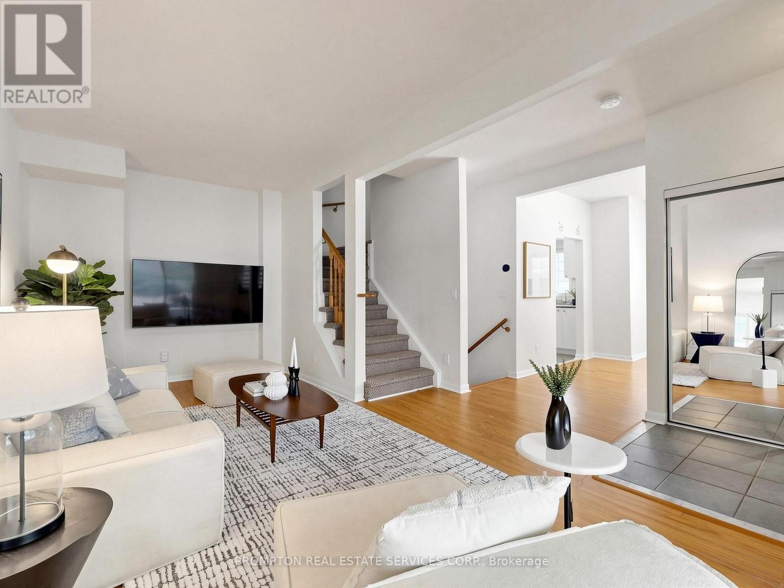 #21 5 ST.MORITZ WAY - 5
