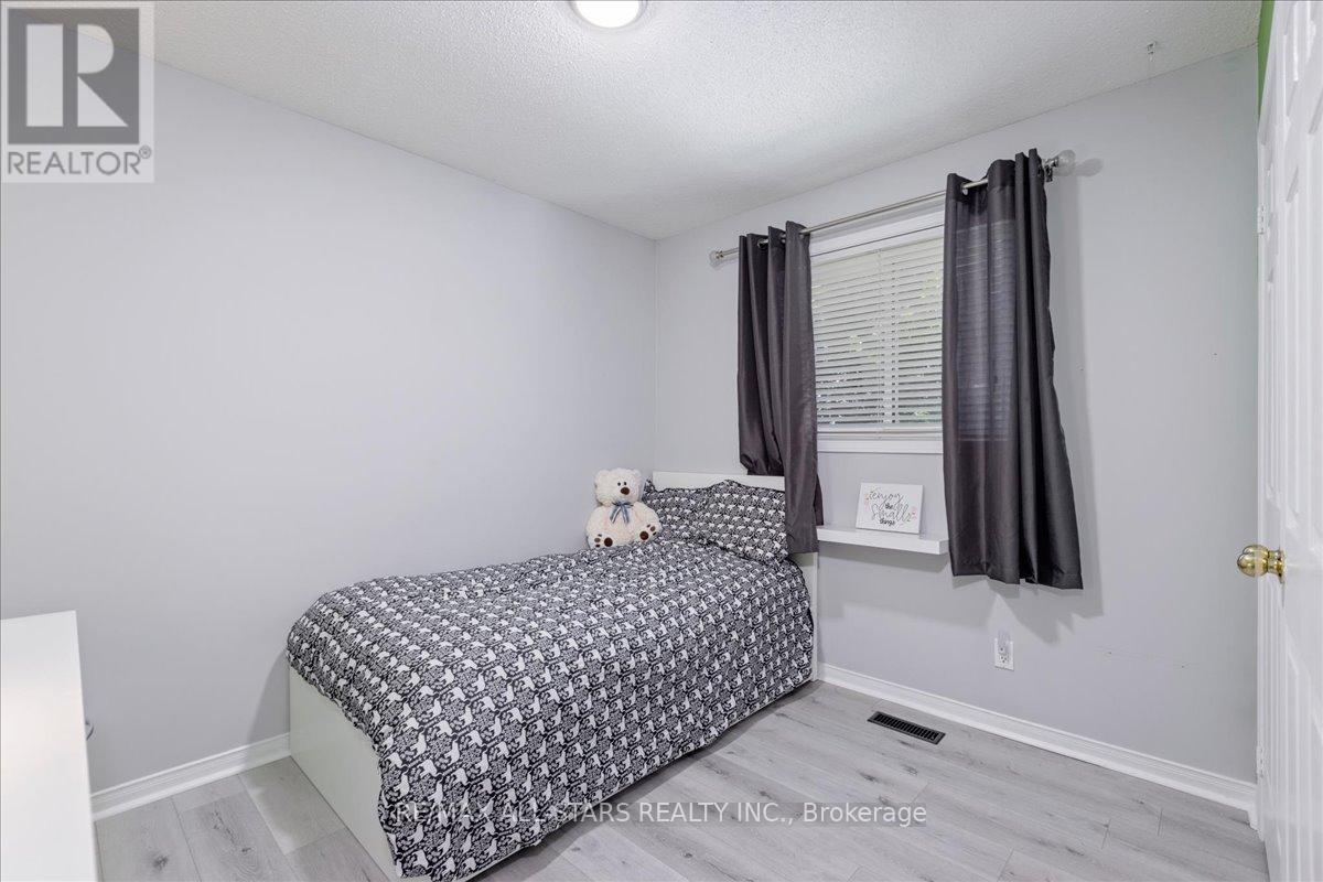 66 KYLE CRESCENT - 15