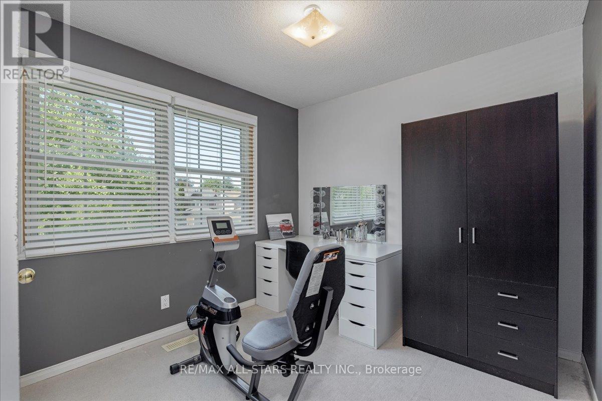 66 KYLE CRESCENT - 16