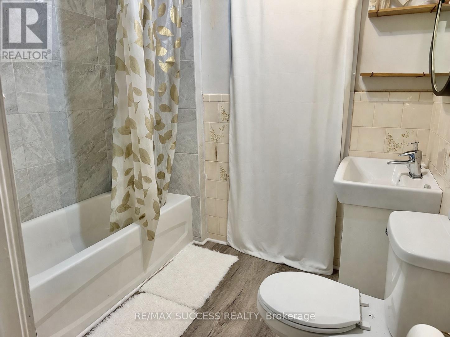 738 MOUNT PLEASANT ROAD - 7